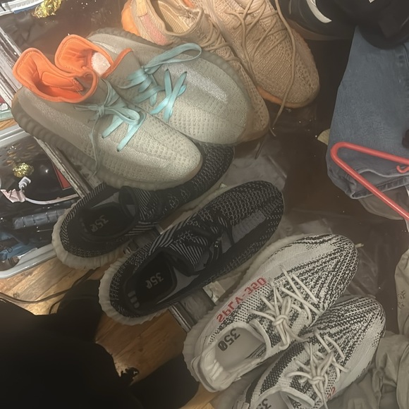 Men’s casual shoes similar to Yeezys made the exact same material too and boost - Picture 12 of 13